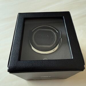 WOLF Cub Single Watch Winder with cover, Black